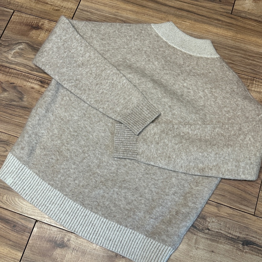 NWOT Beige V-Neck Lululemon alpaca & Moreno Wool blend knit Sweater. Size XS. - Picture 7 of 8